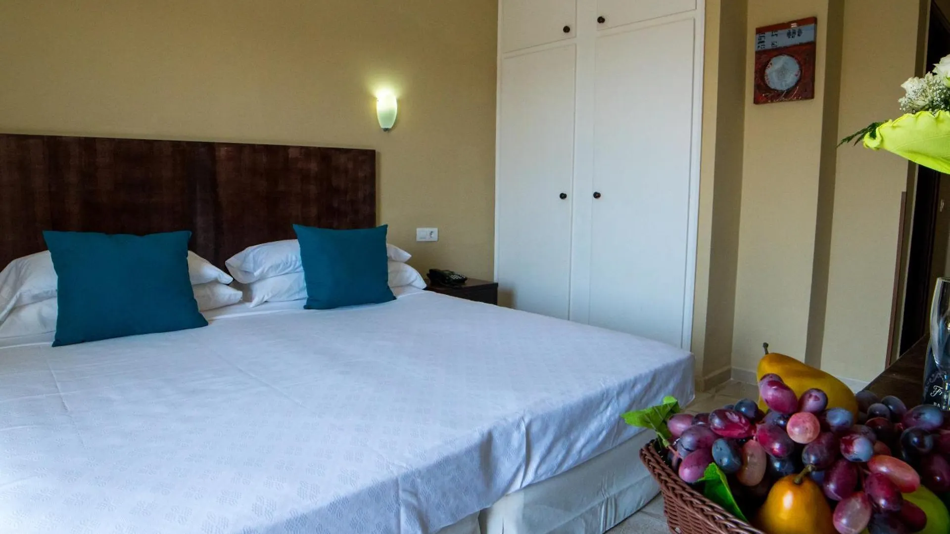 Hotel Aeropuerto Sur Сан-Исидро